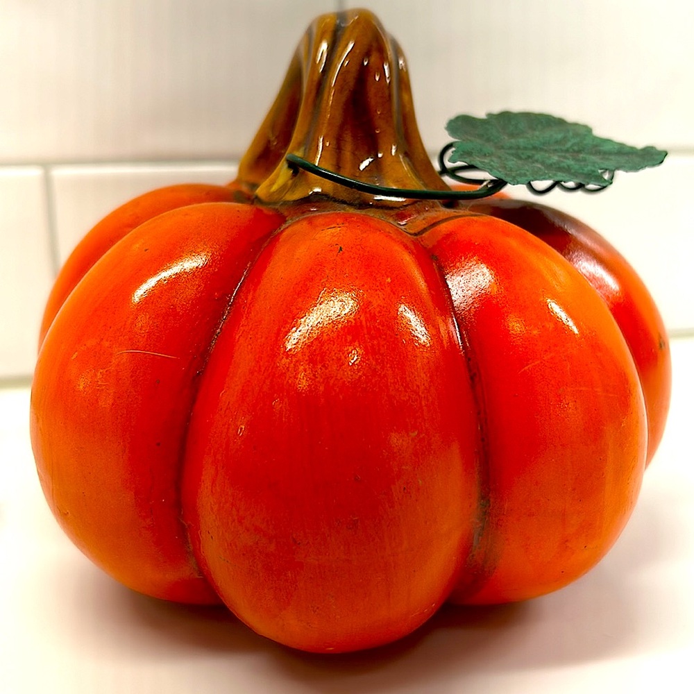Ceramic pumpkin. 6” Thanksgiving Fall Holiday decor